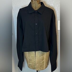 THE NOLI SHOP BLACK BUTTON DOWN LONG SLEEVE CROP TOP SIZE LARGE
